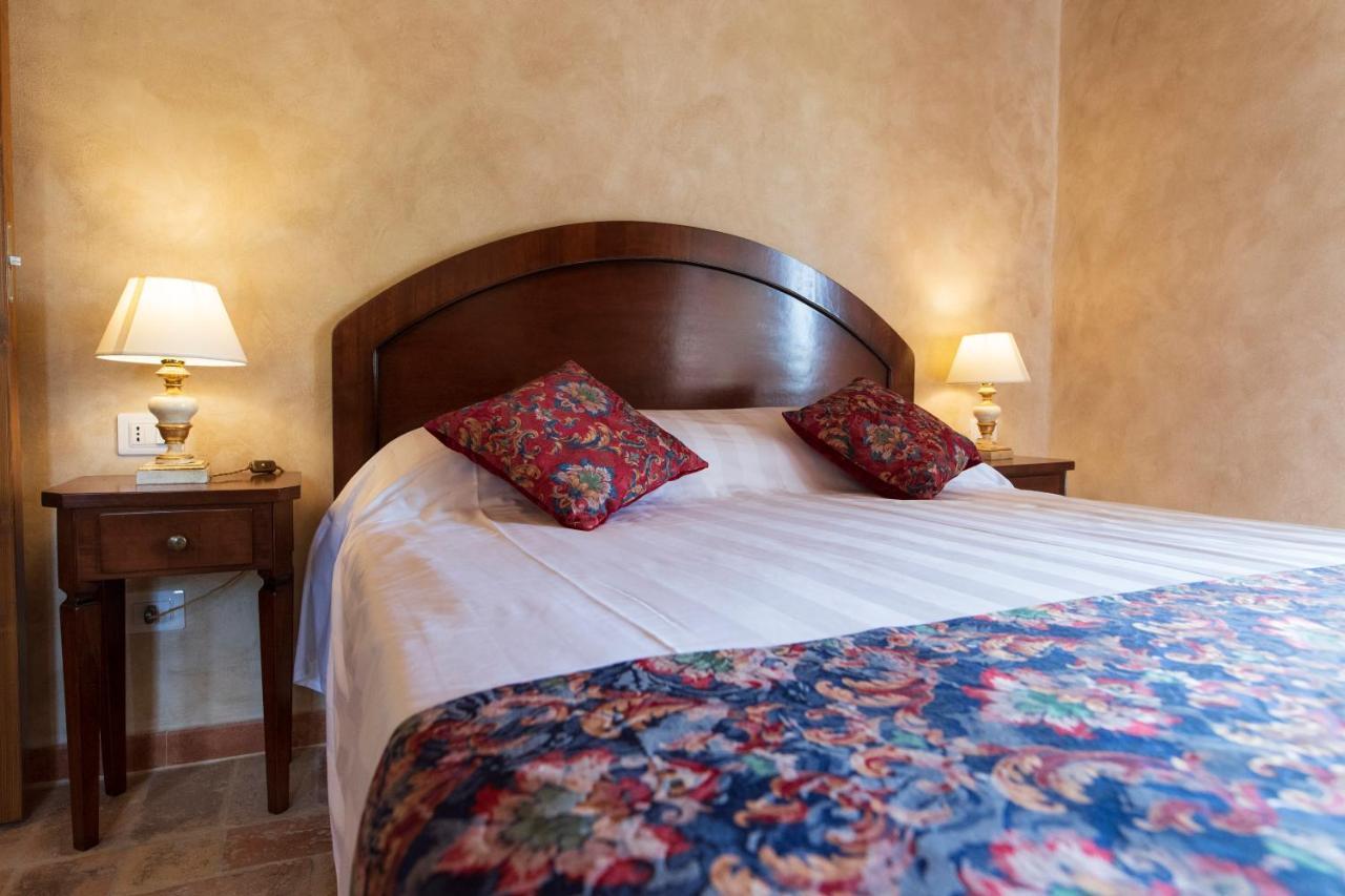 Locanda Di Montegiove Fano Luaran gambar