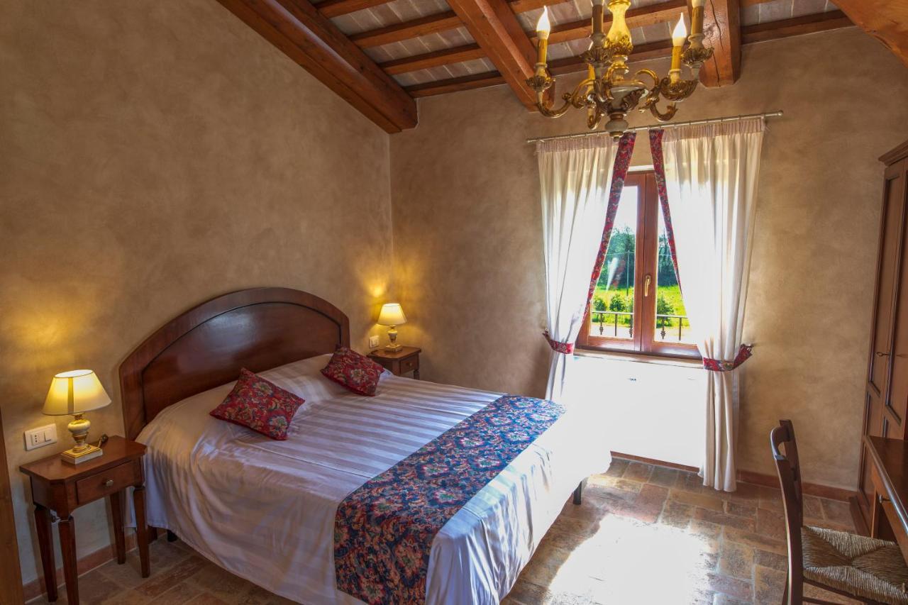 Locanda Di Montegiove Fano Luaran gambar