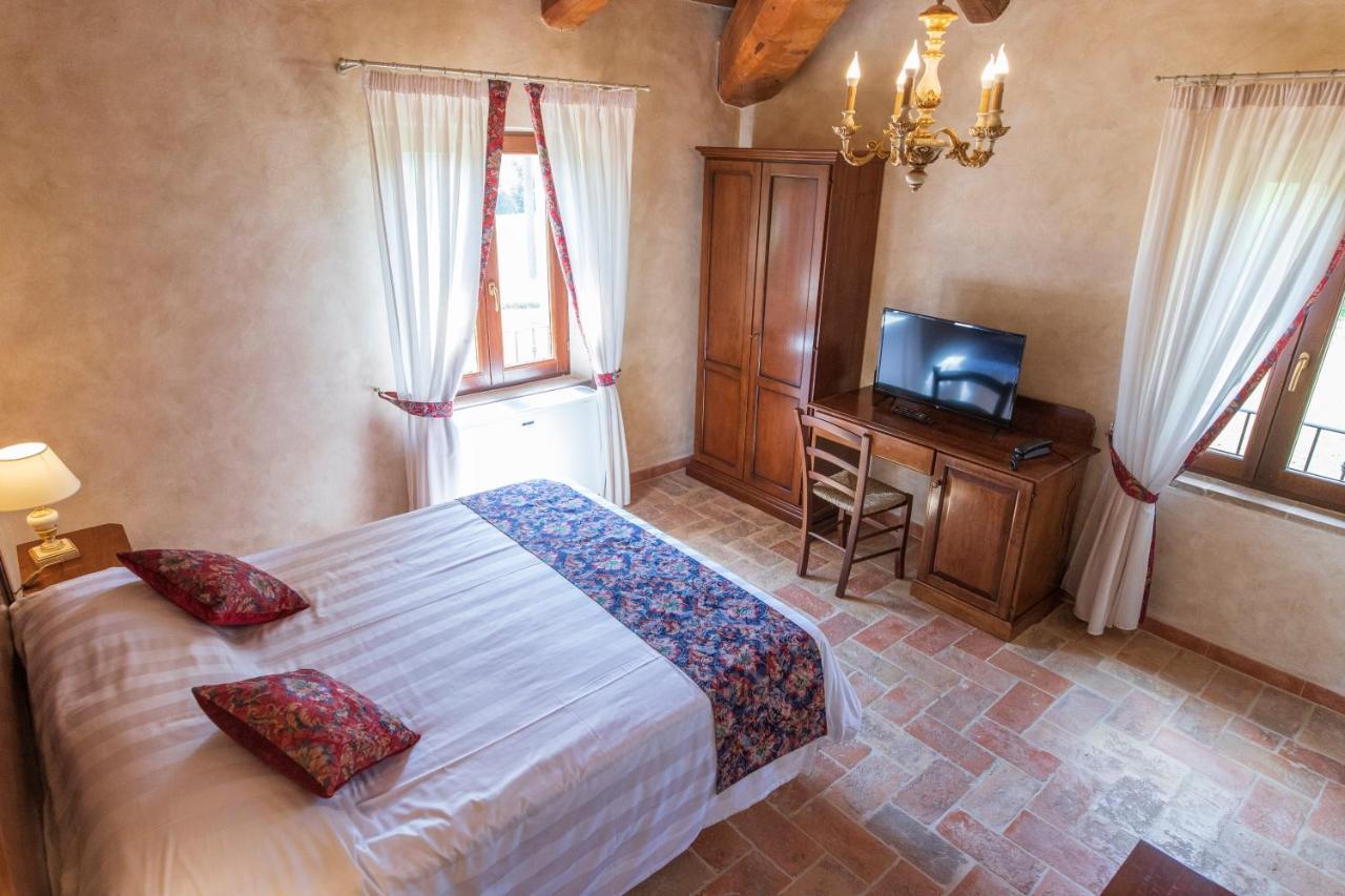 Locanda Di Montegiove Fano Luaran gambar