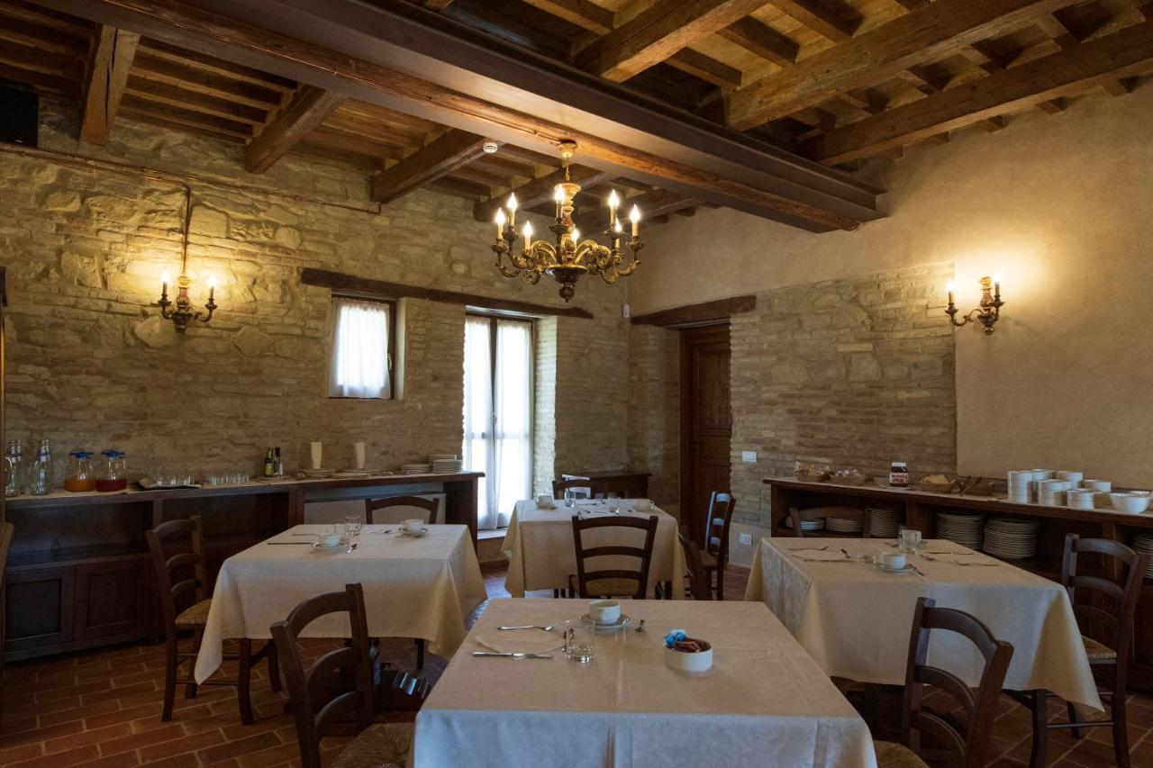 Locanda Di Montegiove Fano Luaran gambar