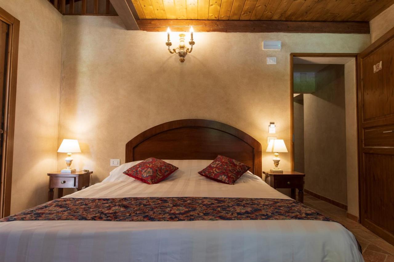 Locanda Di Montegiove Fano Luaran gambar